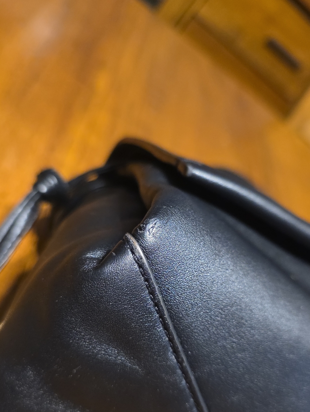 Michael Kors Black Leather Shoulder Bag - Picture 7 of 16